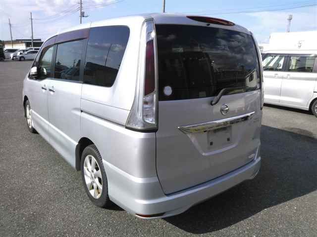 2011 Nissan Serena ハイウェイスター auction photo 2