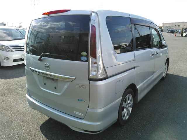 2011 Nissan Serena ハイウェイスター auction photo 5