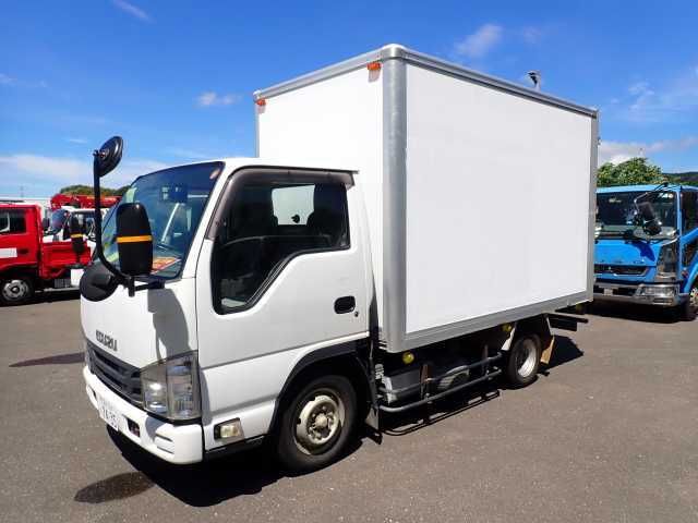 Japan Auction Vehicles 13 2017 Isuzu Elf 1.5t パネルバン auction photo