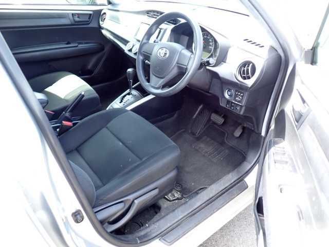 2021 Toyota Corolla Fielder EX 4WD auction photo 6