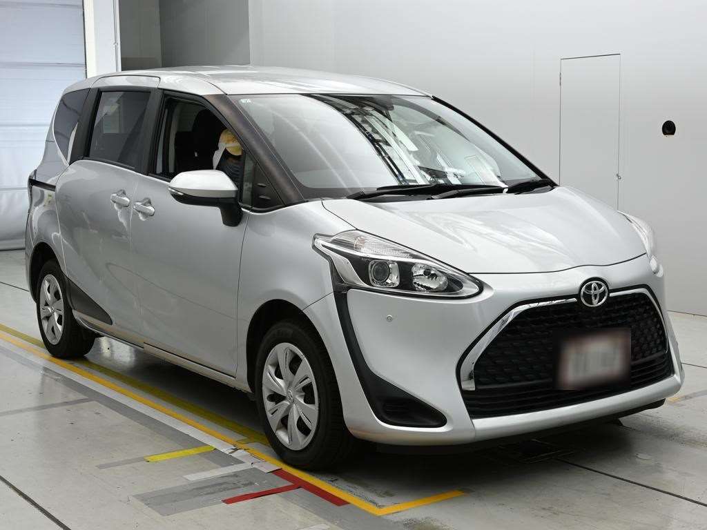 2022 Toyota Sienta X 4WD auction photo 5