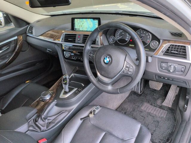 2017 BMW 3 Series 318I Luxury auction photo 3