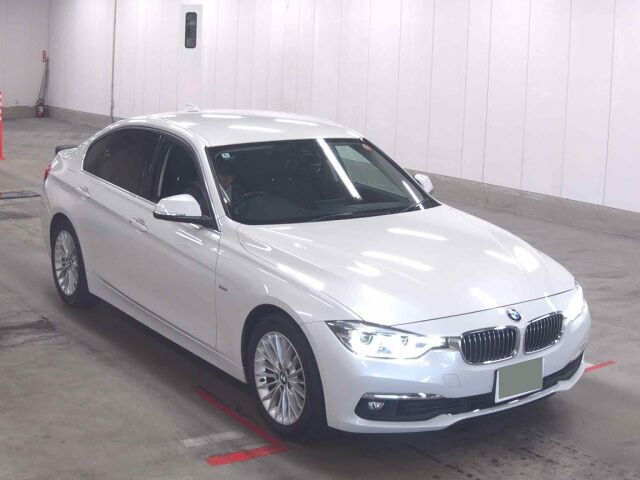 2017 BMW 3 Series 318I Luxury Japan auction vehicle