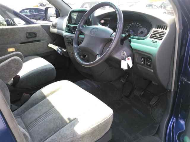 1999 Toyota TownAce Noah Royal Lounge auction photo 3