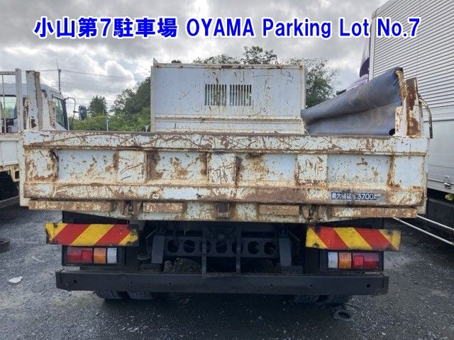 2013 Isuzu Forward dump auction photo 2