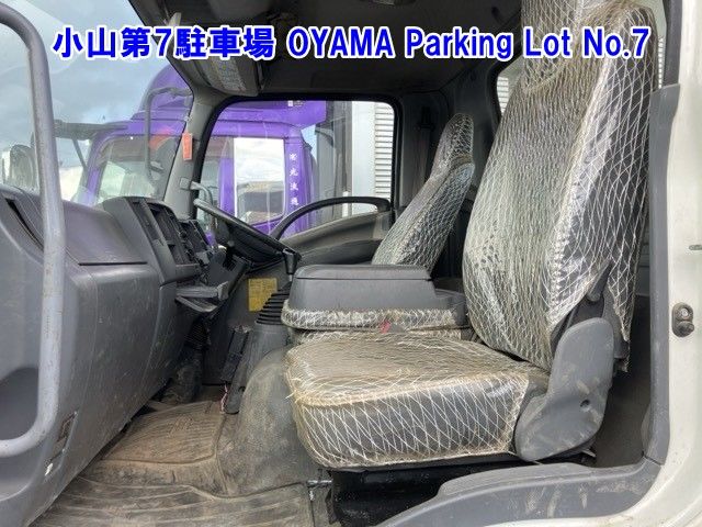 2013 Isuzu Forward dump auction photo 5