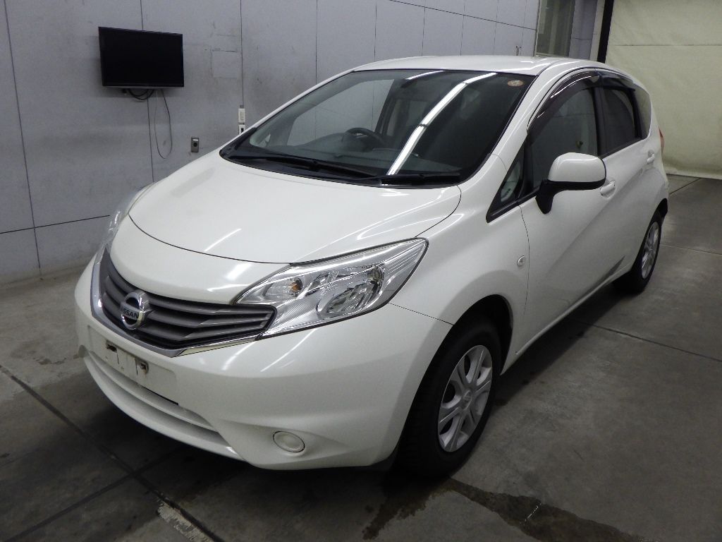 2013 Nissan ノート HB X auction photo 4