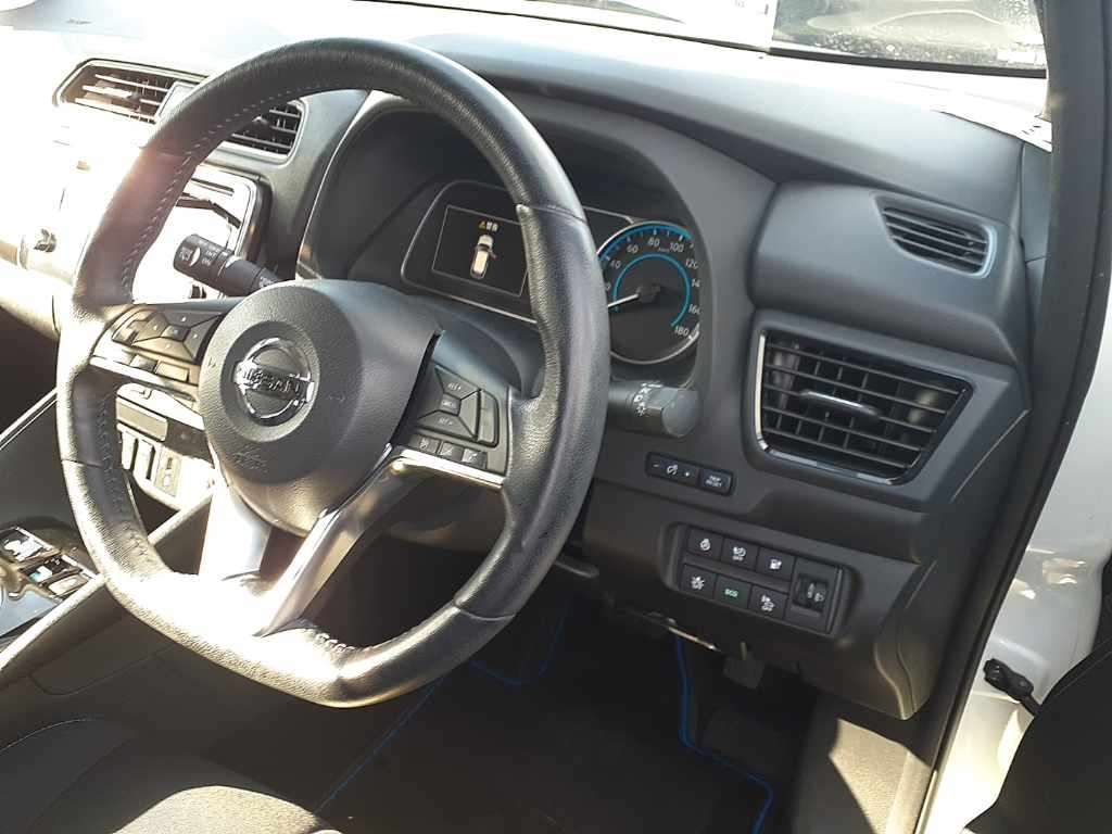 2018 Nissan Leaf X auction photo 9