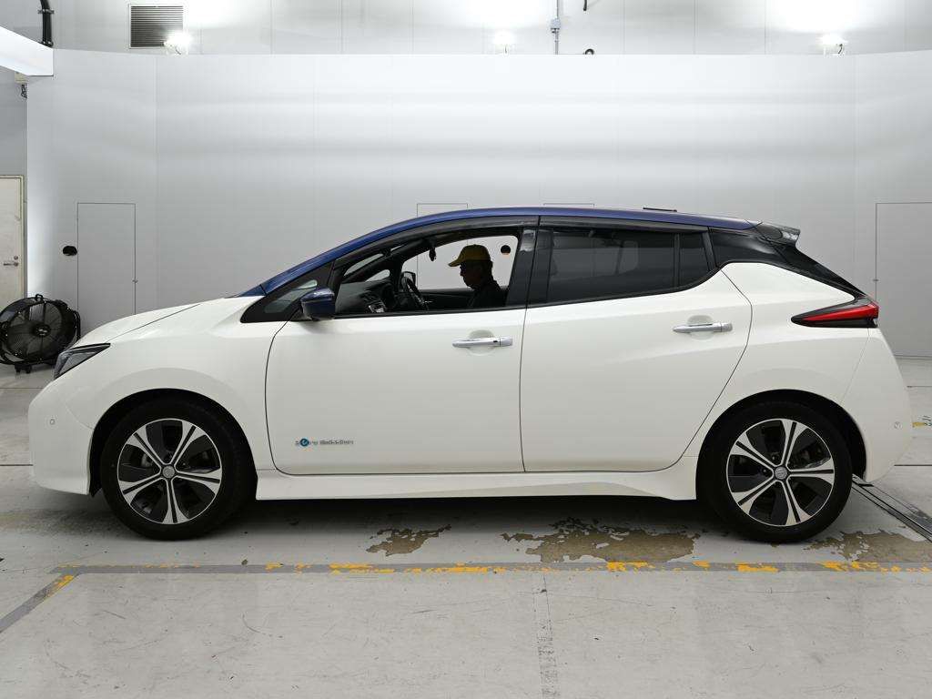 2018 Nissan Leaf X auction photo 4