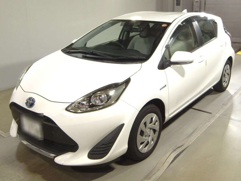 2020 Toyota Aqua L Japan auction vehicle