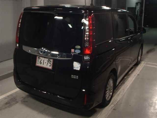 2015 Toyota Noah ハイブリッドG auction photo 5