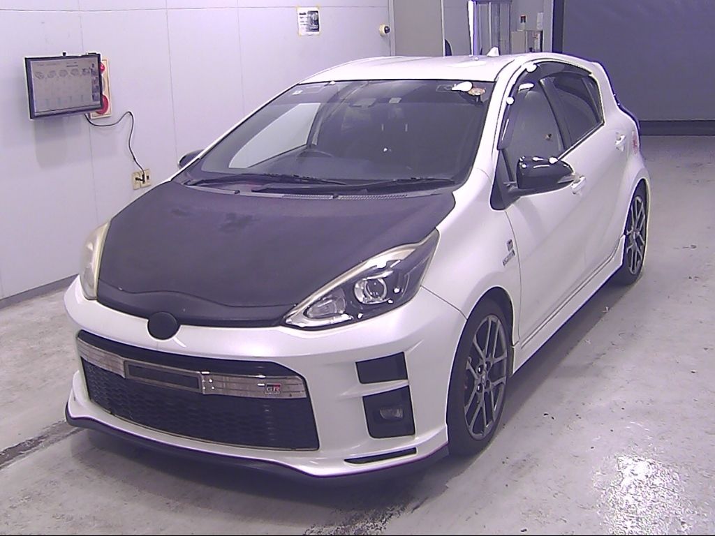 2018 Toyota Aqua G GR SPORT auction photo 4