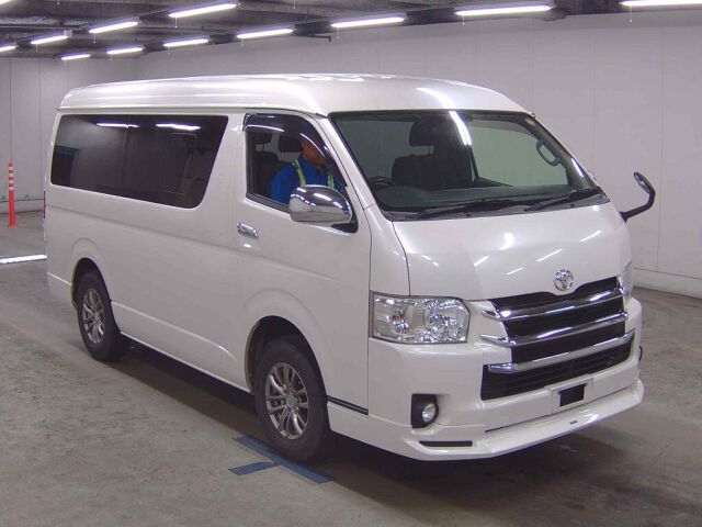 2016 Toyota Hiace GL 4WD Japan auction vehicle