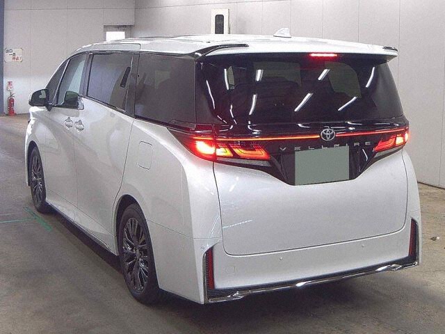 2025 Toyota Vellfire Z Premier auction photo 2