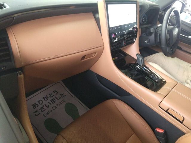 2025 Toyota Vellfire Z Premier auction photo 3
