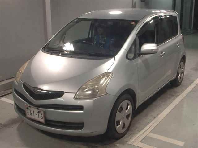 2005 Toyota Ractis G L Package auction photo 4
