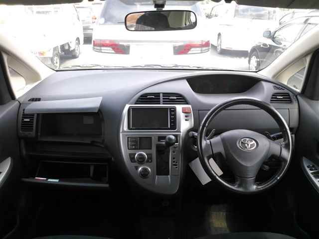 2005 Toyota Ractis G L Package auction photo 8