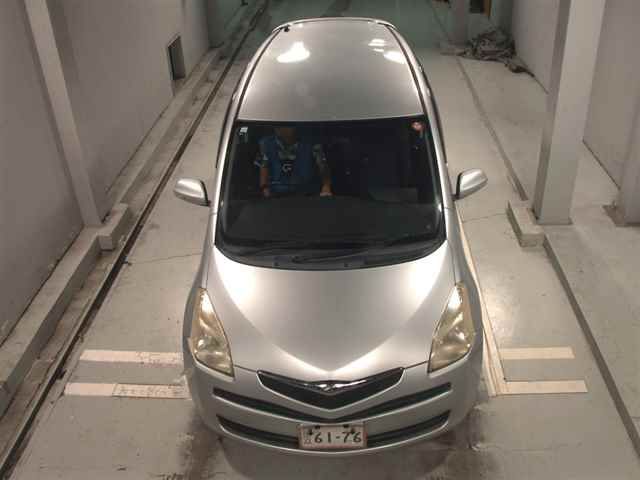2005 Toyota Ractis G L Package auction photo 6