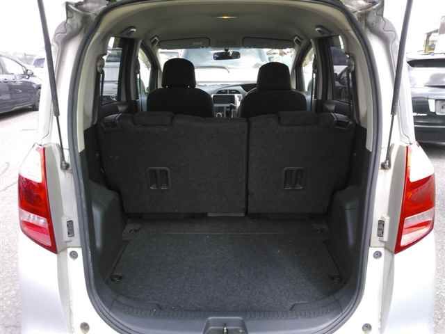 2005 Toyota Ractis G L Package auction photo 10