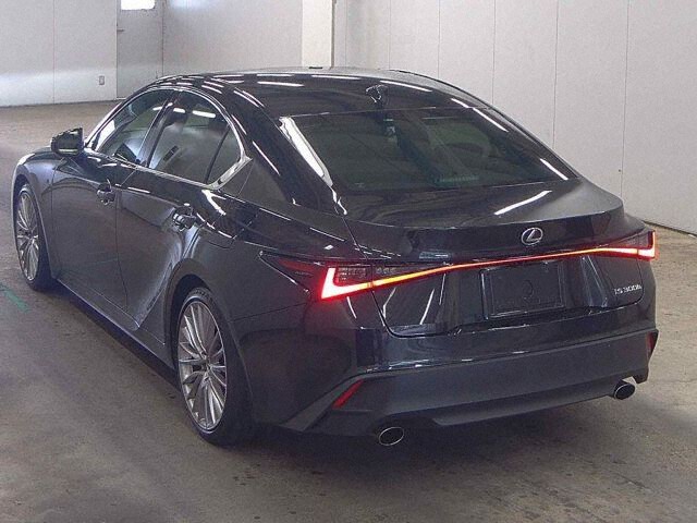 2023 Lexus IS IS300H VER-L auction photo 2
