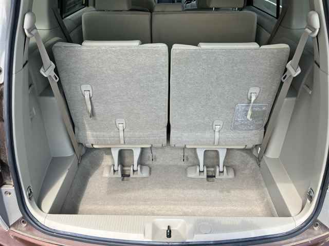 2014 Toyota Isis L auction photo 9