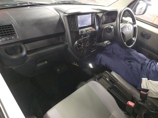 2021 Toyota TownAce Van GL auction photo 6