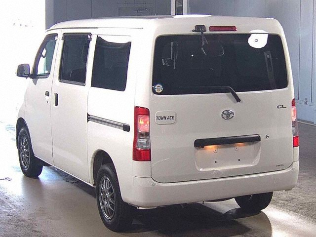 2021 Toyota TownAce Van GL auction photo 2