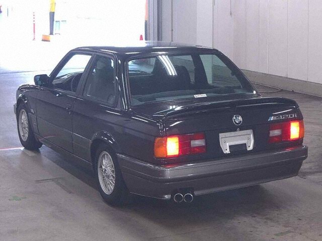 1990 BMW 3 Series 320IM Technique auction photo 2