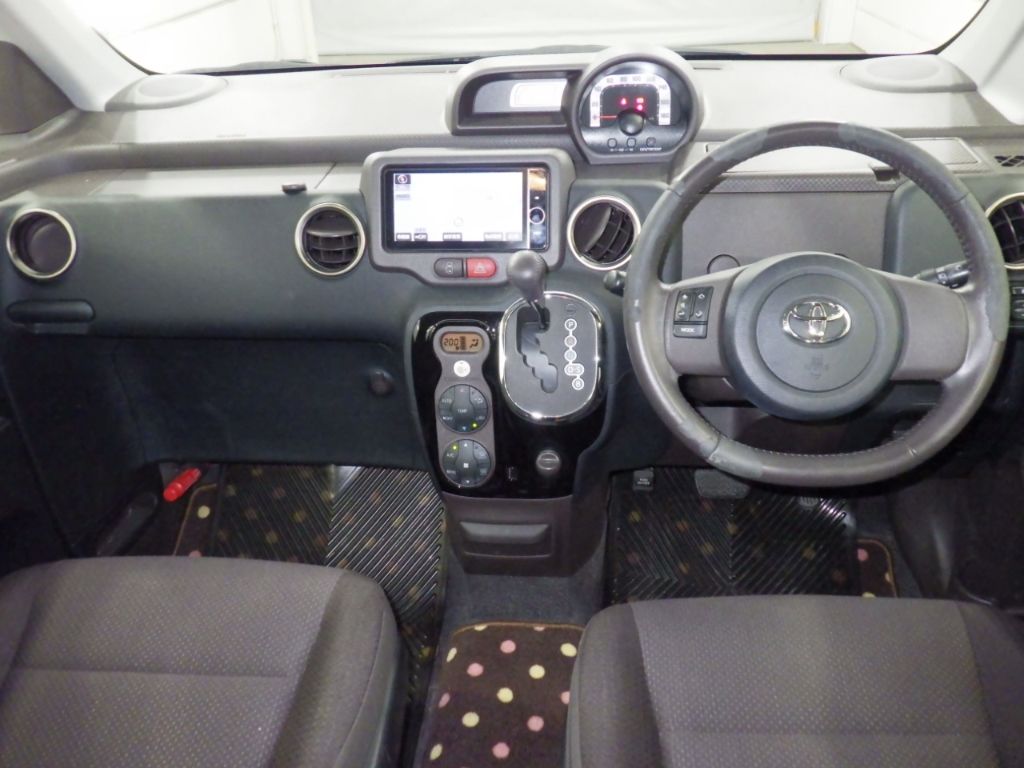 2013 Toyota Porte G auction photo 3