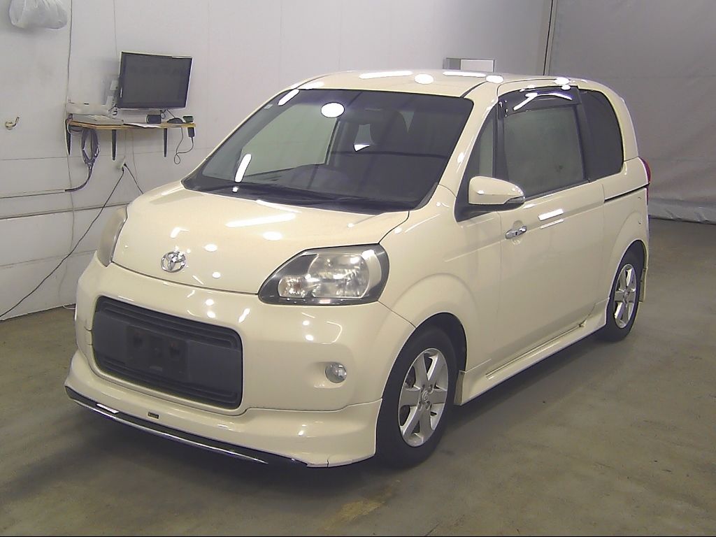 2013 Toyota Porte G auction photo 4