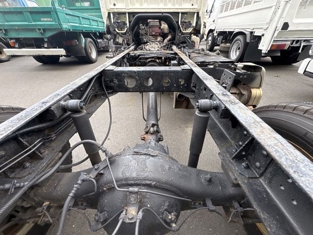2016 Toyota Dyna シャーシ 4WD auction photo 15