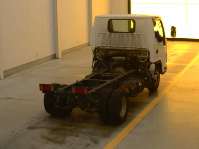 2014 Mazda タイタン chassis auction photo 2