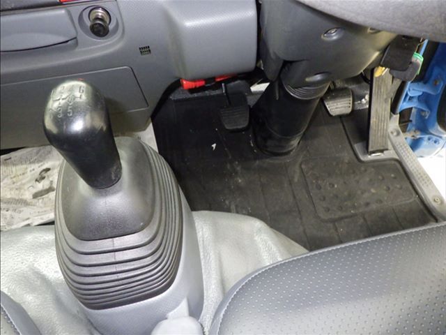 2019 Isuzu Elf Garbage truck auction photo 7