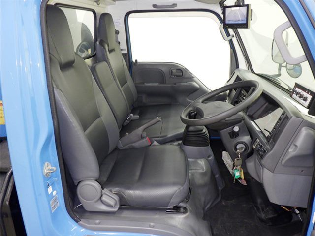 2019 Isuzu Elf Garbage truck auction photo 5