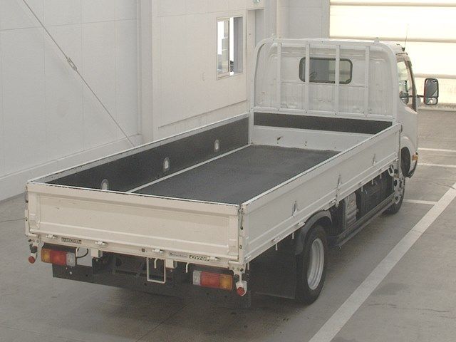 2020 Toyota Dyna Flatbed auction photo 2