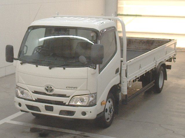 2020 Toyota Dyna Flatbed Japan auction vehicle