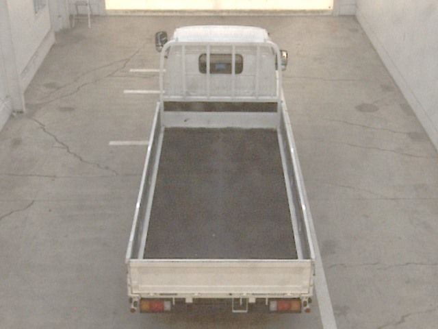 2020 Toyota Dyna Flatbed auction photo 3