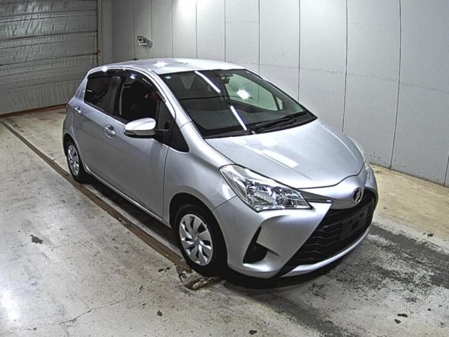 2020 Toyota Vitz F Japan auction vehicle