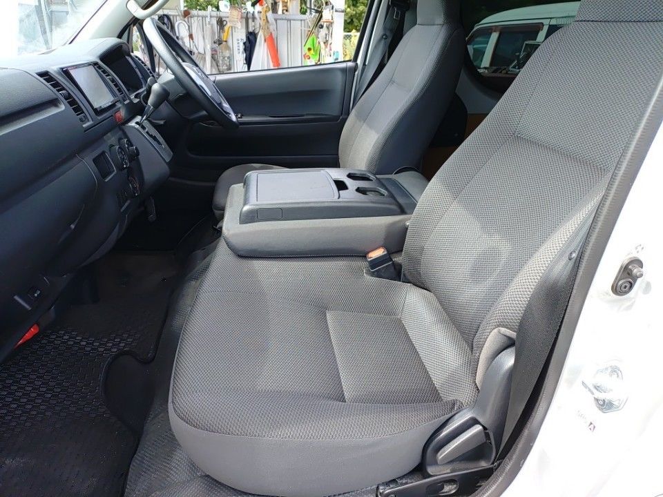 2021 Toyota Hiace auction photo 16
