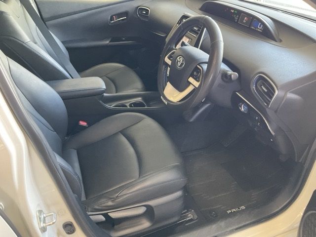 2016 Toyota Prius S ツーリングセレクション auction photo 4