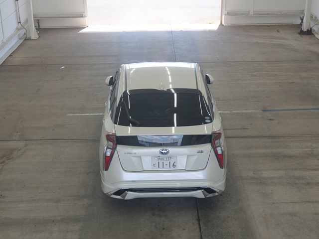 2016 Toyota Prius S ツーリングセレクション auction photo 3