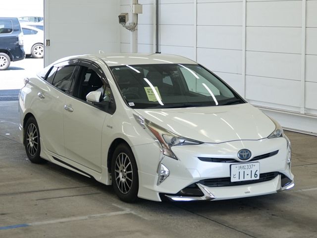2016 Toyota Prius S ツーリングセレクション Japan auction vehicle
