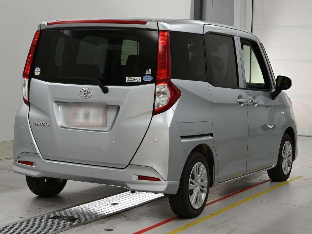 2021 Toyota Roomy X auction photo 2