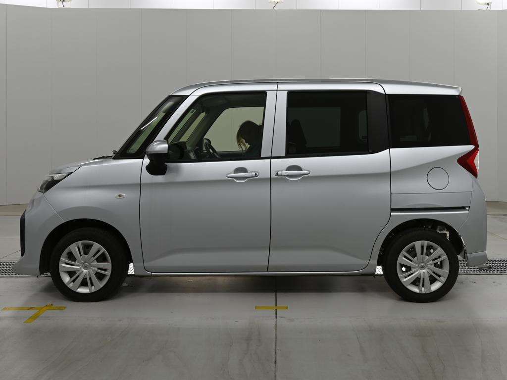 2021 Toyota Roomy X auction photo 4