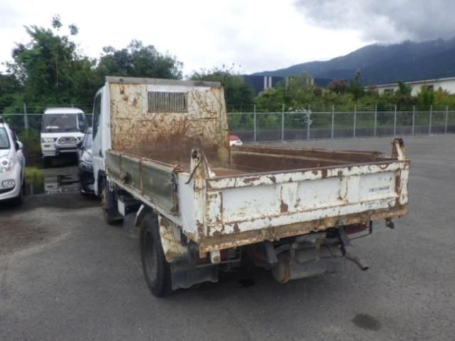 2005 Mitsubishi Fuso Canter auction photo 2