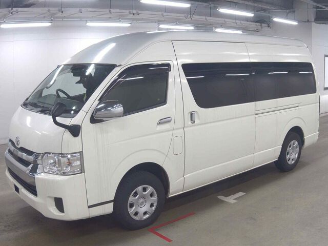 2018 Toyota Hiace Grand Cabin 4WD auction photo 4