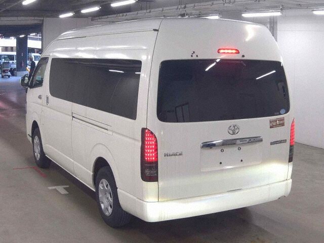 2018 Toyota Hiace Grand Cabin 4WD auction photo 2