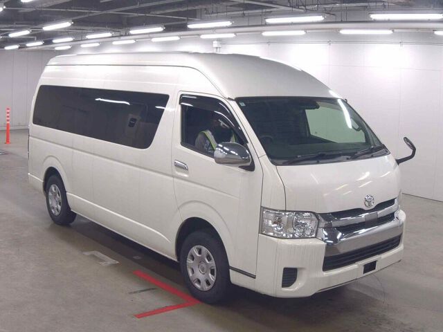 2018 Toyota Hiace Grand Cabin 4WD Japan auction vehicle