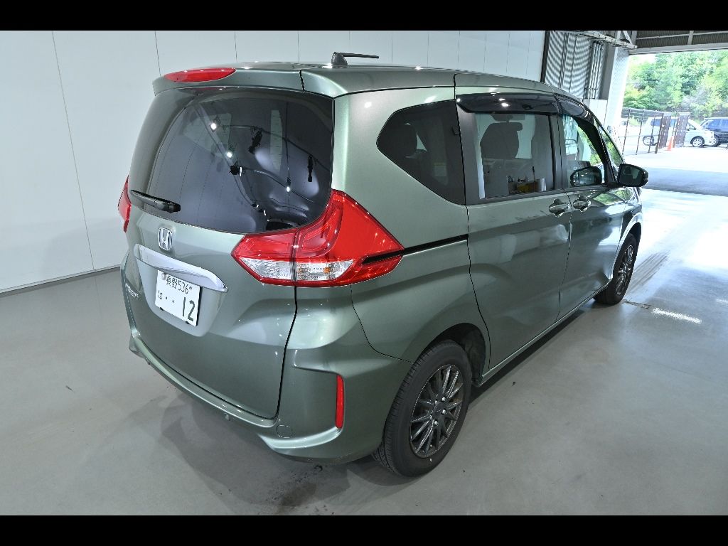 2023 Honda フリード+ 4WD G auction photo 2