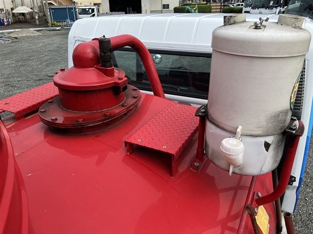 2012 Mitsubishi Fuso Canter Vacuum truck auction photo 6